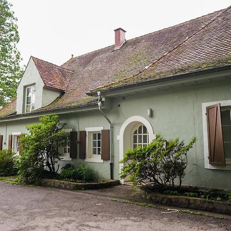 Hotel Und Restaurant Halbinsel Blieskastel Exteriör bild